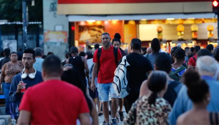 © Fernando Frazão/Agência Brasil Desemprego chega a 5,8% no trimestre encerrado em abril, diz IBGE